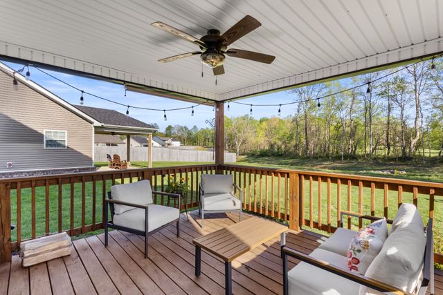 1006 Whitney Dr, Clarksville, TN 37042