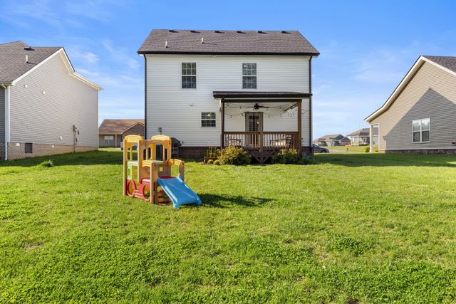 1006 Whitney Dr, Clarksville, TN 37042