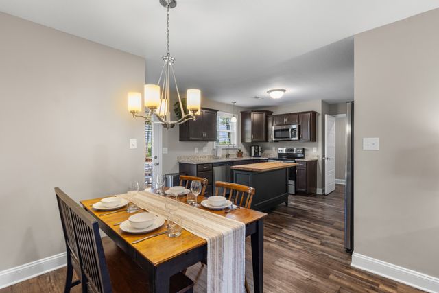 1006 Whitney Dr, Clarksville, TN 37042