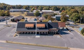 1925 N College Avenue, Fayetteville, AR 72703