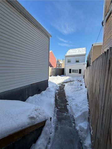 435 Cedarville St, Bloomfield, PA 15224