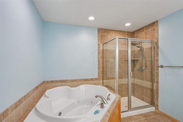 15148 Beechwood Avenue, Clive, IA 50325