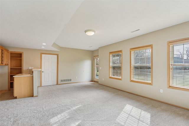 15148 Beechwood Avenue, Clive, IA 50325