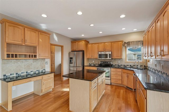 15148 Beechwood Avenue, Clive, IA 50325