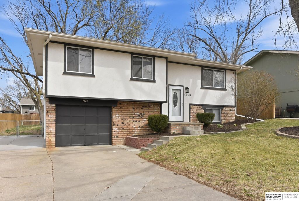 14908 Echo Hills Drive, Omaha, NE 68138