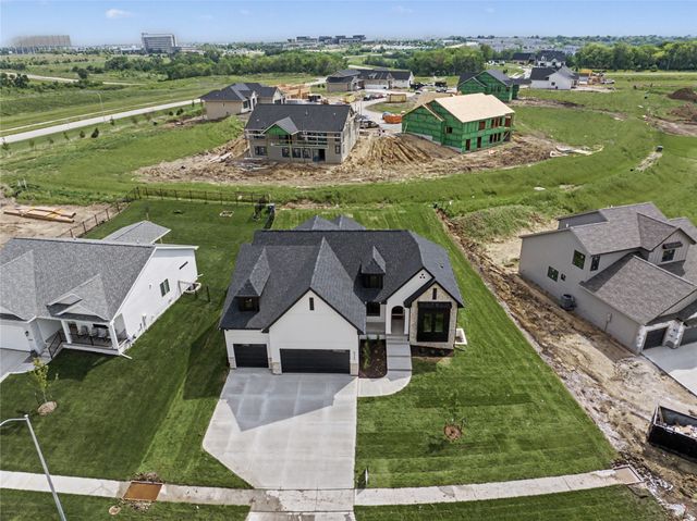 8435 Longmeadow Lane, West Des Moines, IA 50266
