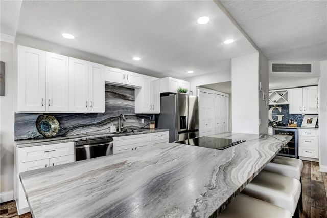 644 ISLAND WAY 101, Clearwater Beach, FL 33767