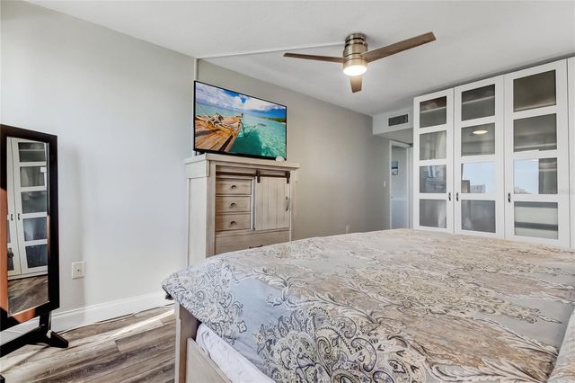 644 ISLAND WAY 101, Clearwater Beach, FL 33767