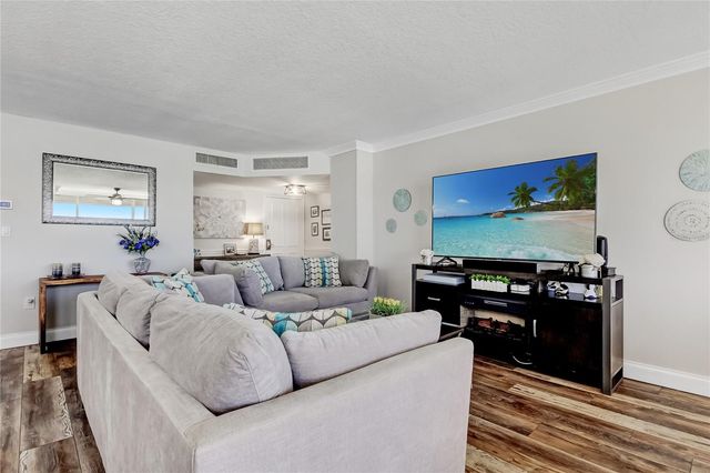 644 ISLAND WAY 101, Clearwater Beach, FL 33767