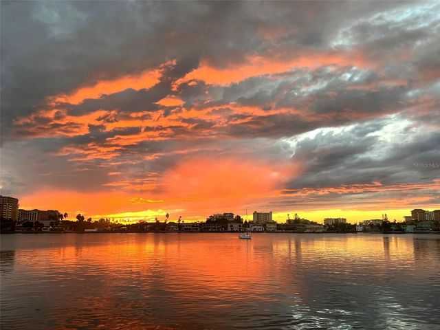 644 ISLAND WAY 101, Clearwater Beach, FL 33767