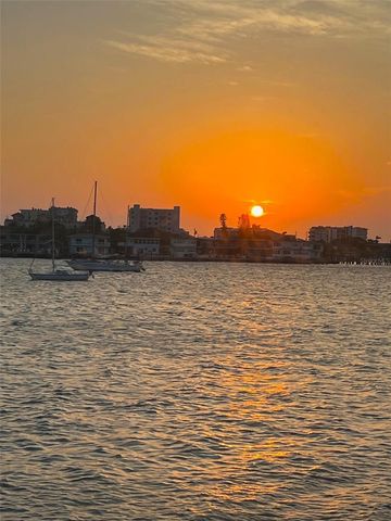 644 ISLAND WAY 101, Clearwater Beach, FL 33767