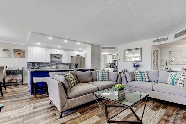 644 ISLAND WAY 101, Clearwater Beach, FL 33767