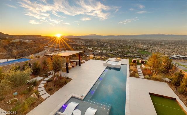 571 Overlook Rim Drive, Henderson, NV 89012