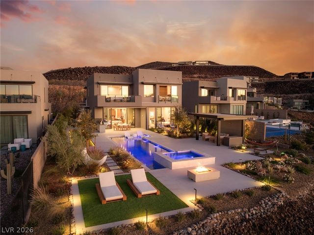 571 Overlook Rim Drive, Henderson, NV 89012