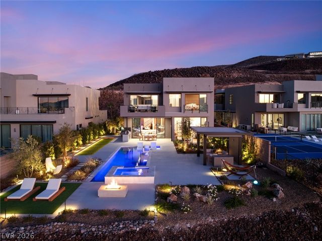 571 Overlook Rim Drive, Henderson, NV 89012