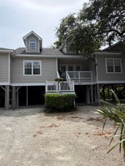 70 Seagrove Ct # 104, Pawleys Island, SC 29585