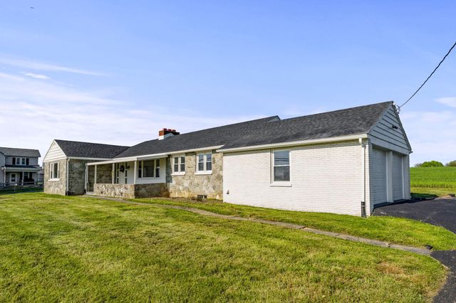 725 MARTICVILLE RD, Pequea, PA 17565