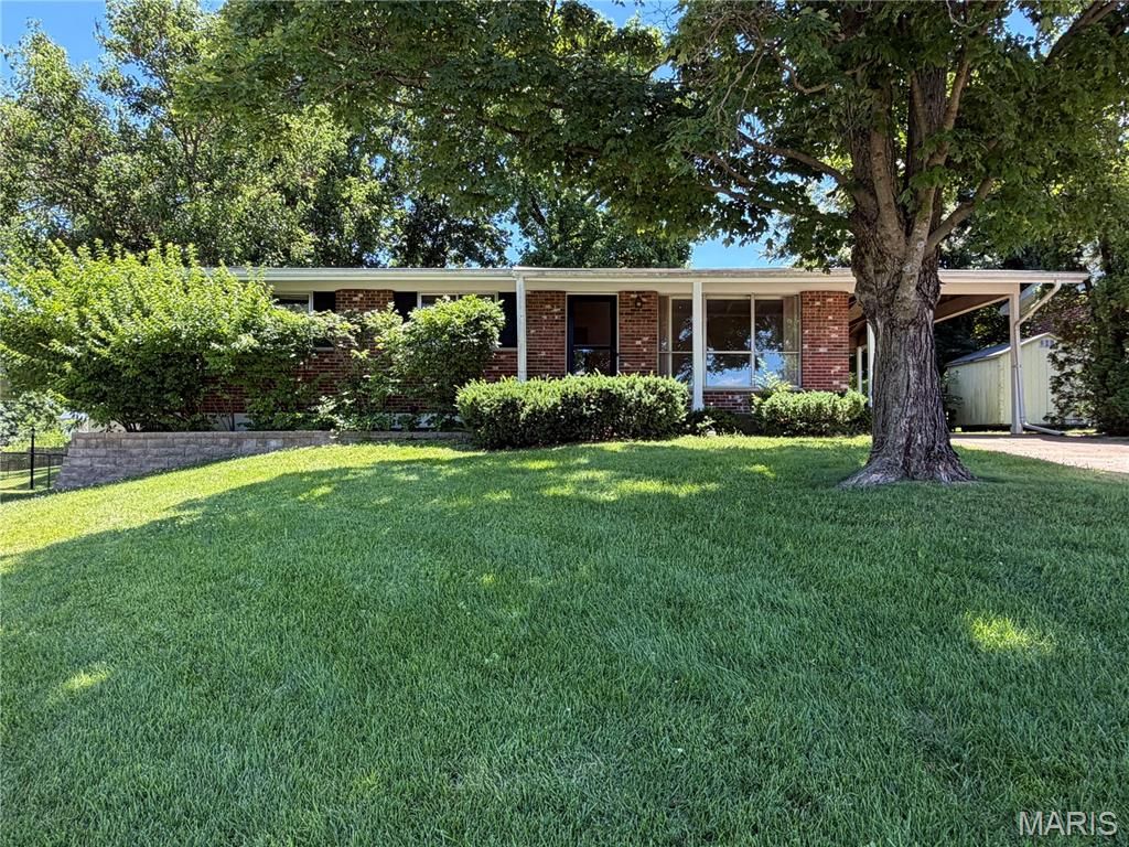 3006 Rodapa Drive, Mehlville, MO 63125