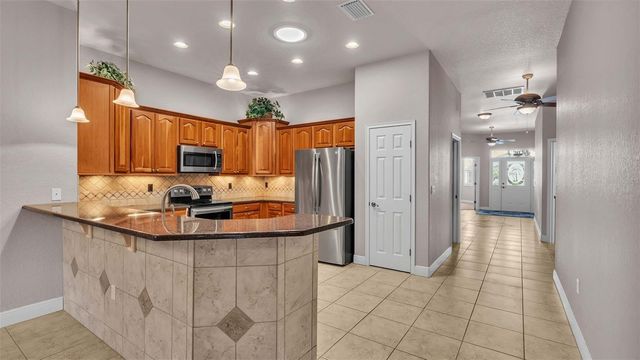 402 CRUISERS DRIVE, Polk City, FL 33868