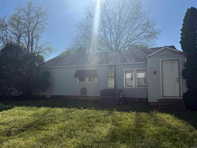 813 Eaton St, Corning, AR 72422
