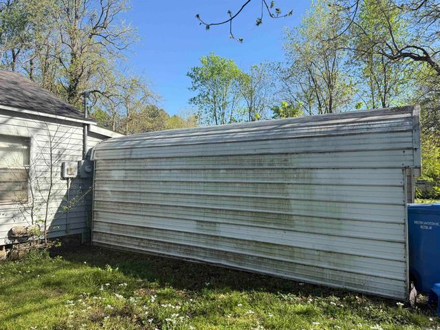 813 Eaton St, Corning, AR 72422