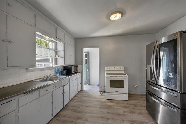1139 BADGER STREET, Green Bay, WI 54303
