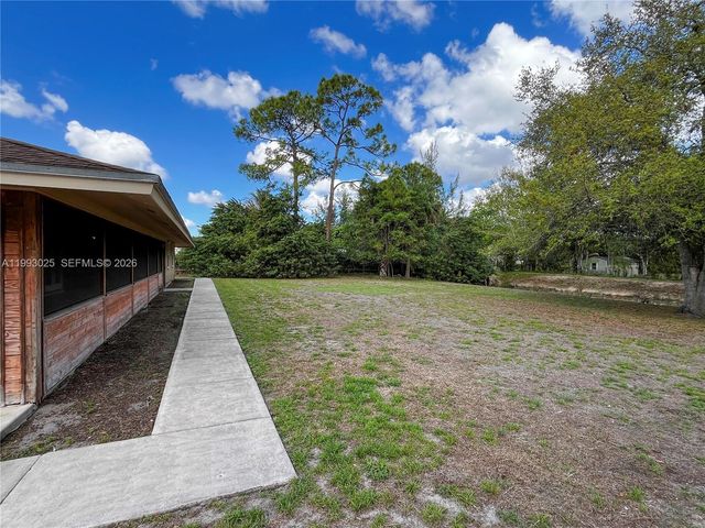 13587 N 77th Pl N, Unincorporated Palm Beach County, FL 33412