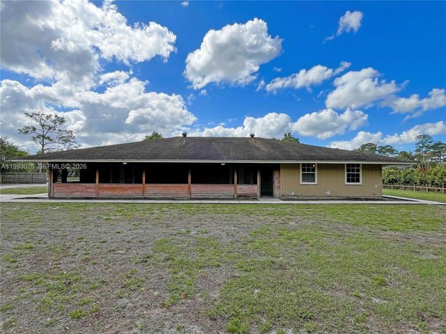 13587 N 77th Pl N, Unincorporated Palm Beach County, FL 33412