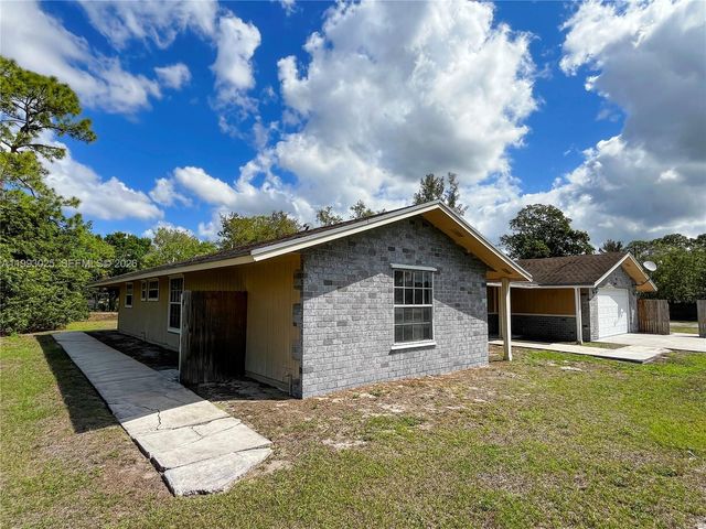 13587 N 77th Pl N, Unincorporated Palm Beach County, FL 33412