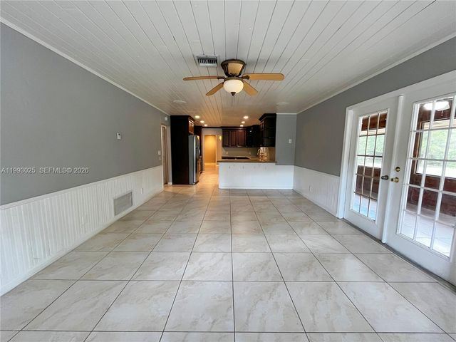 13587 N 77th Pl N, Unincorporated Palm Beach County, FL 33412