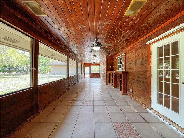 13587 N 77th Pl N, Unincorporated Palm Beach County, FL 33412