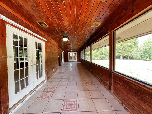 13587 N 77th Pl N, Unincorporated Palm Beach County, FL 33412