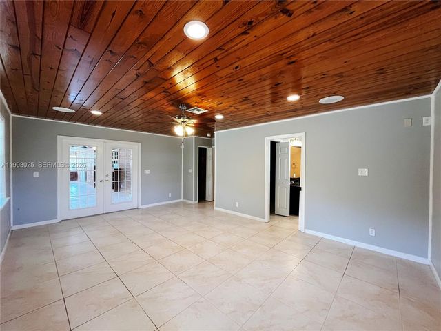 13587 N 77th Pl N, Unincorporated Palm Beach County, FL 33412