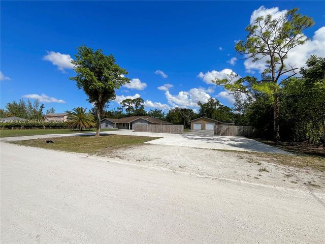 13587 N 77th Pl N, Unincorporated Palm Beach County, FL 33412