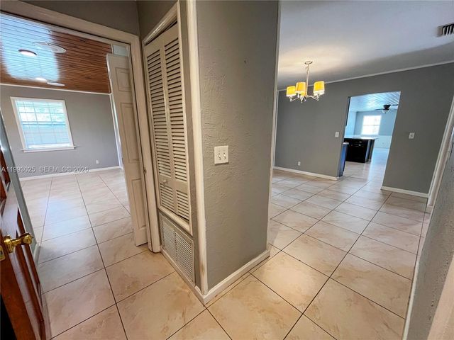 13587 N 77th Pl N, Unincorporated Palm Beach County, FL 33412
