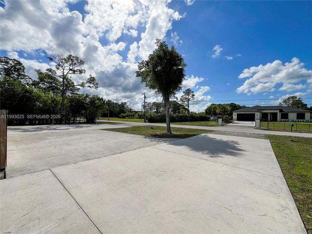 13587 N 77th Pl N, Unincorporated Palm Beach County, FL 33412