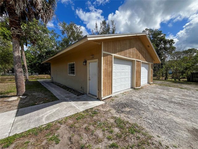 13587 N 77th Pl N, Unincorporated Palm Beach County, FL 33412