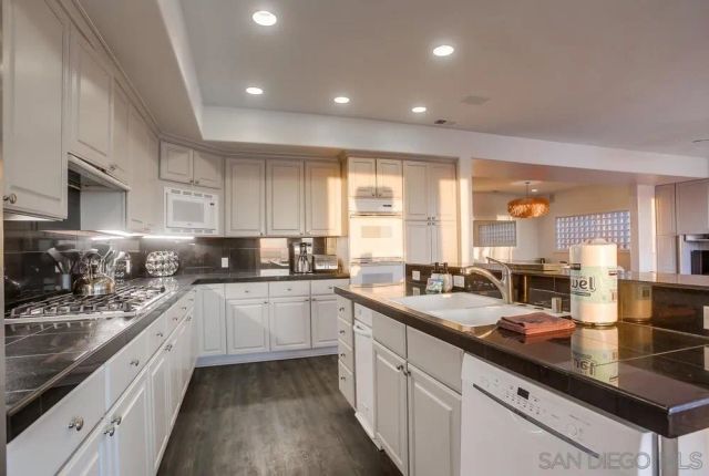 510 Neptune, Encinitas, CA 92024