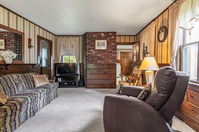 53 Long Pond Rd, Tyngsborough, MA 01879