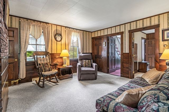 53 Long Pond Rd, Tyngsborough, MA 01879