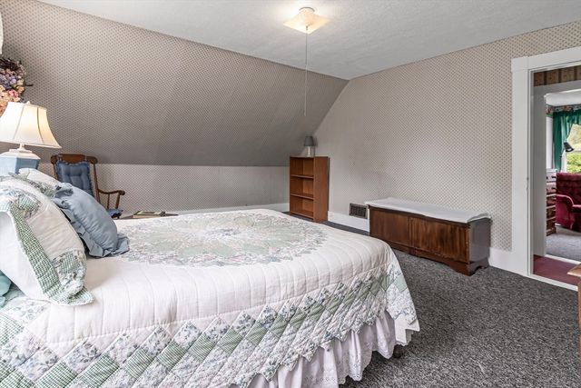 53 Long Pond Rd, Tyngsborough, MA 01879