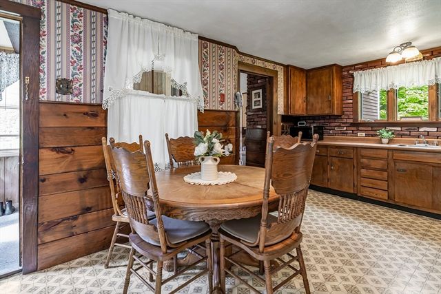 53 Long Pond Rd, Tyngsborough, MA 01879