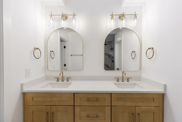 1215 Montgomery Ave, Nashville, TN 37207