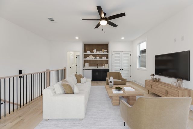 1215 Montgomery Ave, Nashville, TN 37207