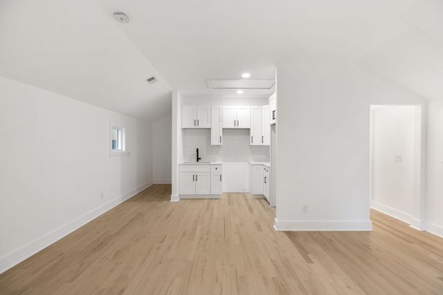 1215 Montgomery Ave, Nashville, TN 37207