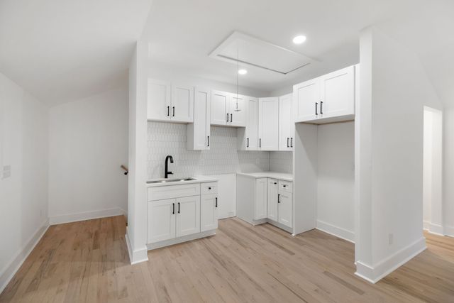 1215 Montgomery Ave, Nashville, TN 37207