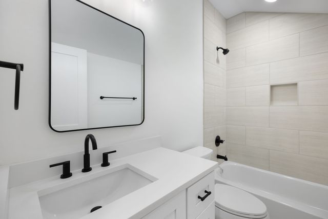 1215 Montgomery Ave, Nashville, TN 37207