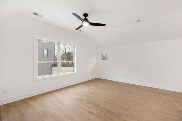 1215 Montgomery Ave, Nashville, TN 37207