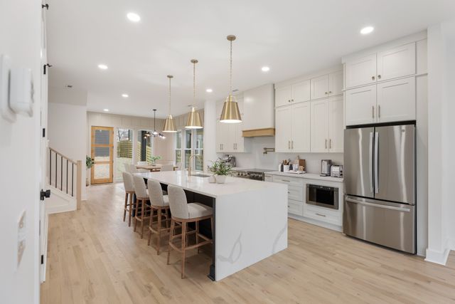 1215 Montgomery Ave, Nashville, TN 37207