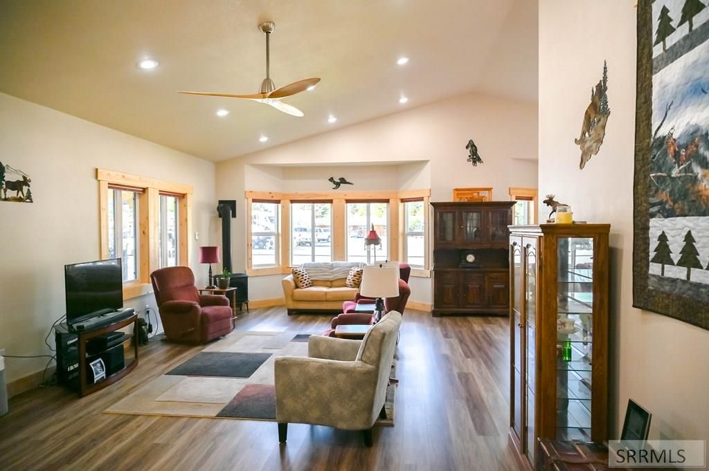 Image 10 of property listing at 801 Forest Drive, Mackay, ID 83251